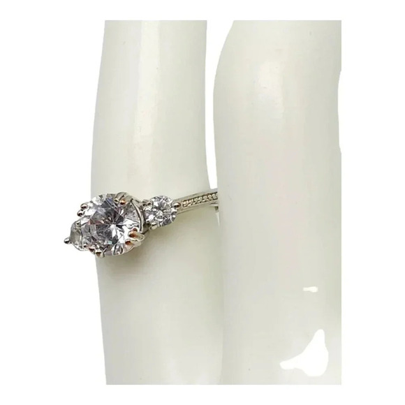 Three-Stone Setting Clear CZ Cocktail Ring Silver Tone Vintage Size 8 Heart Side - Picture 2 of 6